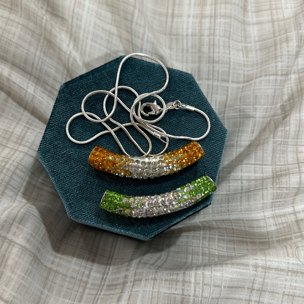 2 pedant and 1  Chain